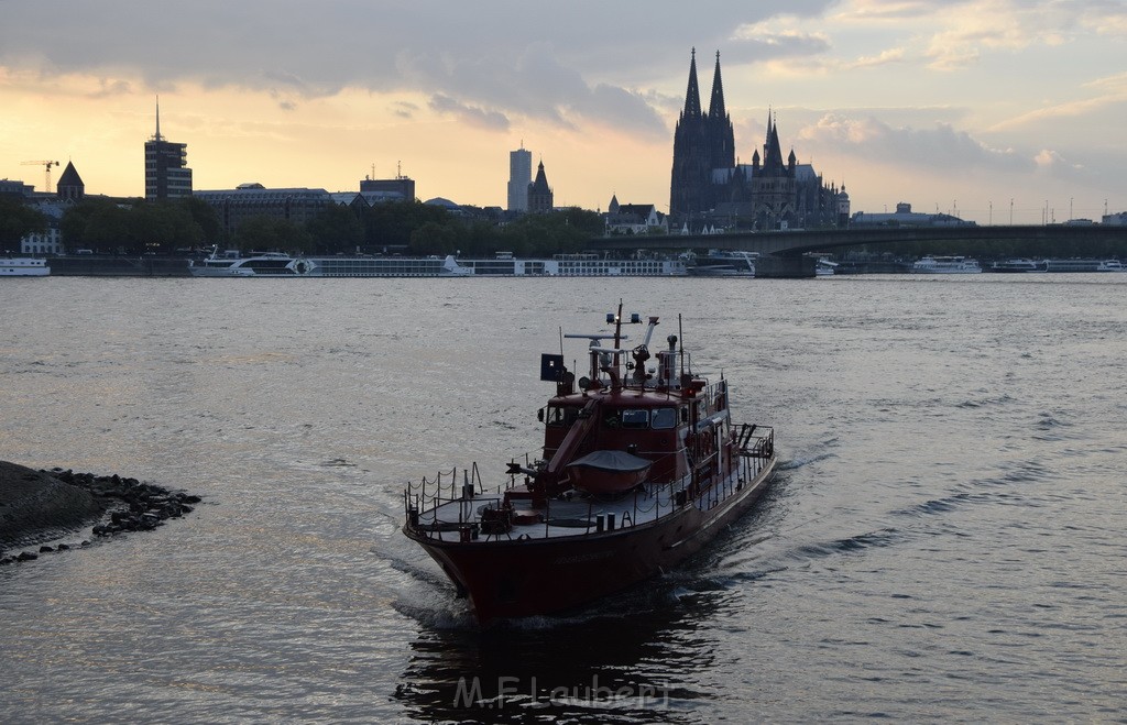 PRhein Koeln Porz Ensen Schwimmer untergegangen P183.JPG - Miklos Laubert